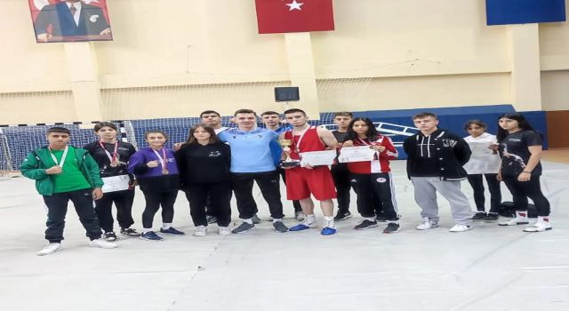 MANİSALI SPORCULAR  12 MADALYA  İLE MANİSA'YA DÖNDÜ