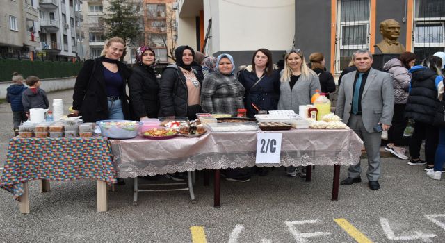 Halil Yurtseven İlkokulu Okul Aile Birliği kermes düzenlendi