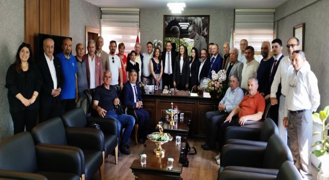 Manisa Dostlar Meclisi’nden Şehzadeler Belediye Başkanı Gülşah Durbay’a Hayırlı Olsun Ziyareti