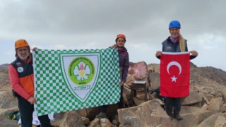 Manisa BBSK’lı Dağcılardan Önemli Tırmanış