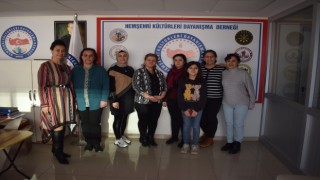 Manisa Hemşehri Kültürleri ve Dayanışma Derneği Kadın Kolları aylık toplantısını gerçekleştirdi.