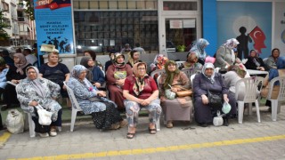 Manisa Şehit Aileleri ve Gaziler Derneği bin 500  kişilik aşure hayrı gerçekleştirdi