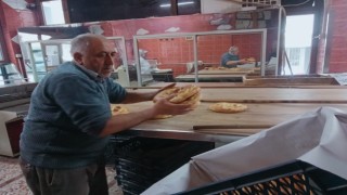 Manisa’da Ramazan Pide Satışlarında Yoğunluk
