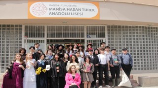 Manisa Hasan Türek Anadolu Lisesi’nde "Roman Karakterleri Canlanıyor" Festivali Büyük İlgi Gördü